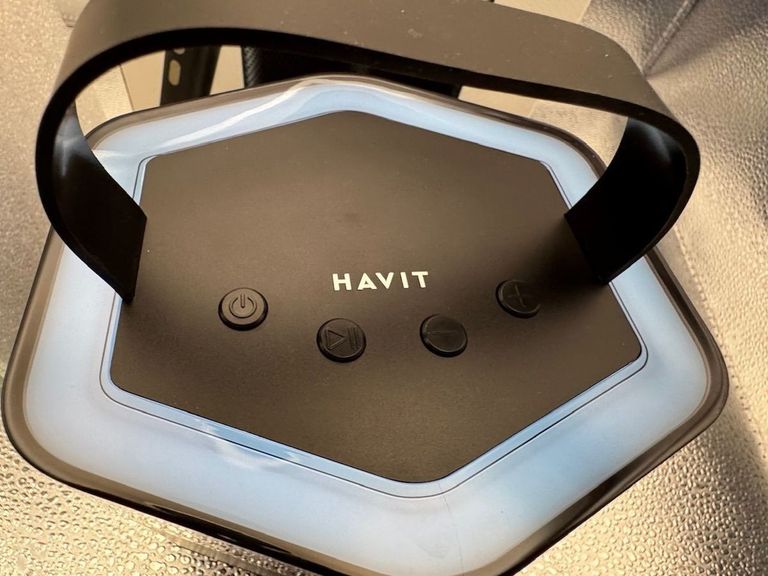 Дешиво Havit HV-SK895BT с ломбарда