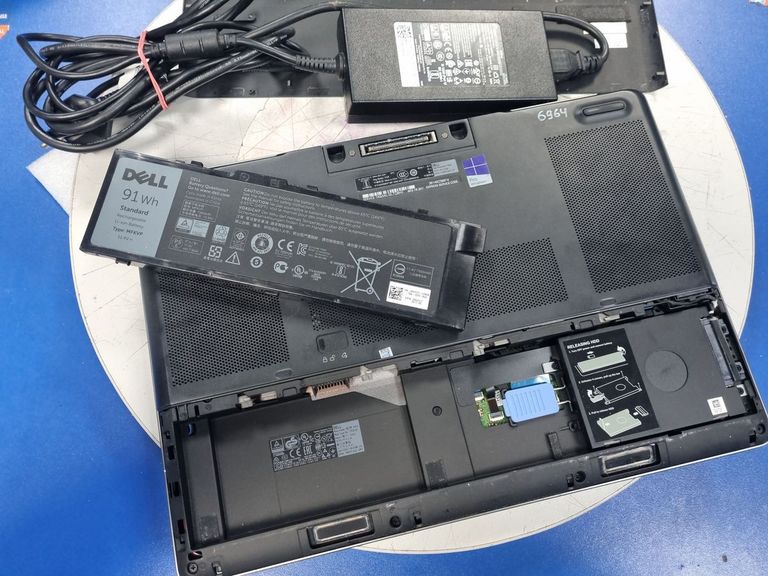 Dell 15.6/core i7-6920hq/ram32gb/ssd1000gb/radeon r9 m375x Код:01-200807628. Изображение 10