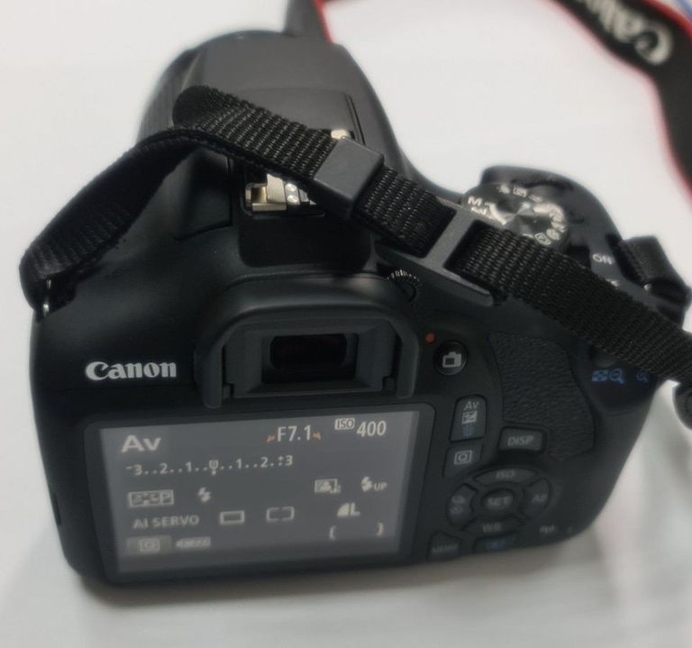 Canon eos 2000d kit ef-s 18-55mm f/3.5-5.6 iii Код:01-200808207. Изображение 8