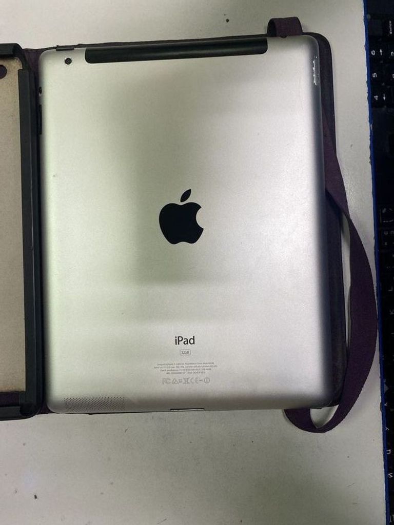 Дешево Apple ipad 2 wifi a1396 32gb 3g з ломбарду