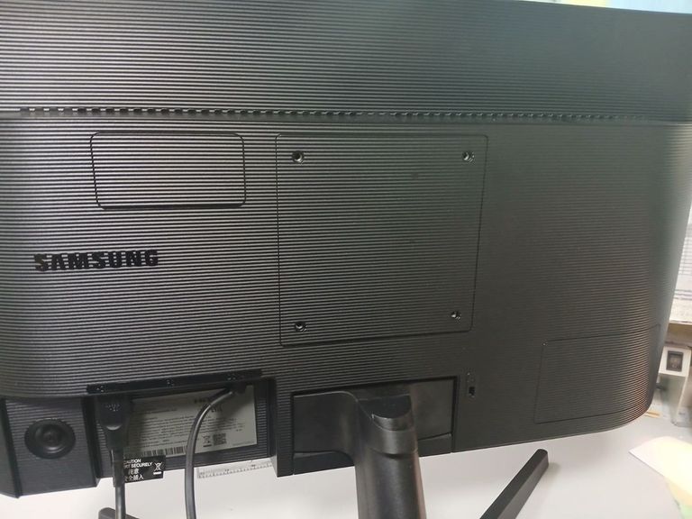 Дешево Samsung lf22t350f з ломбарду