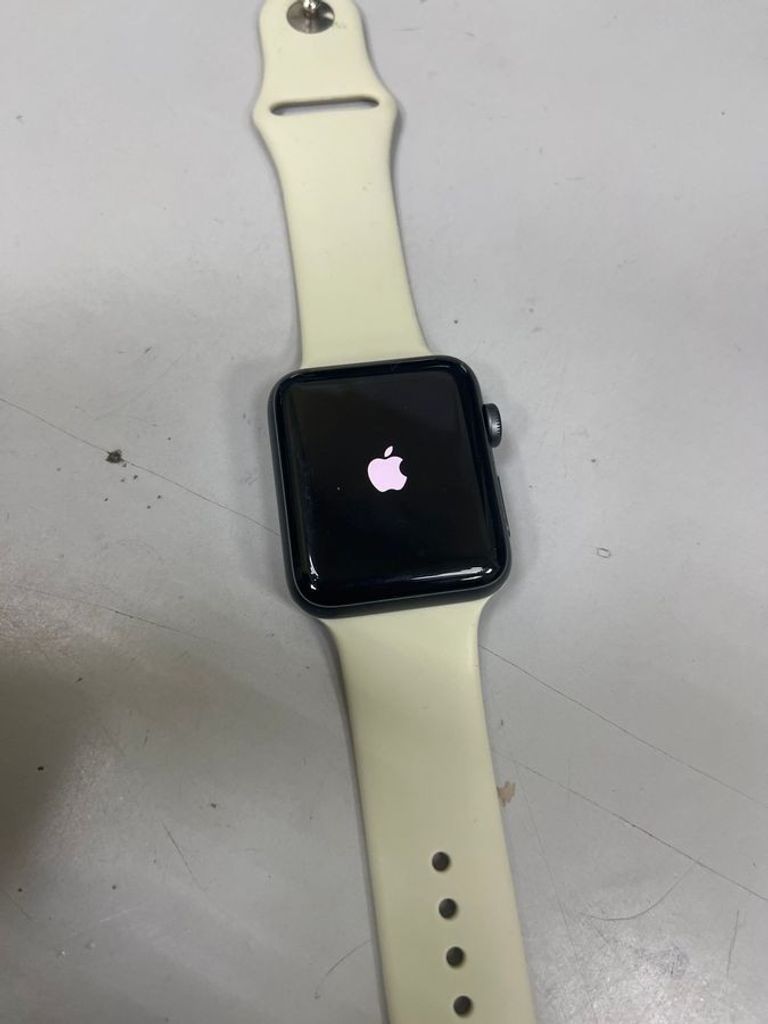 Купить Apple watch series 3 gps 42mm aluminium case a1859 Б/У