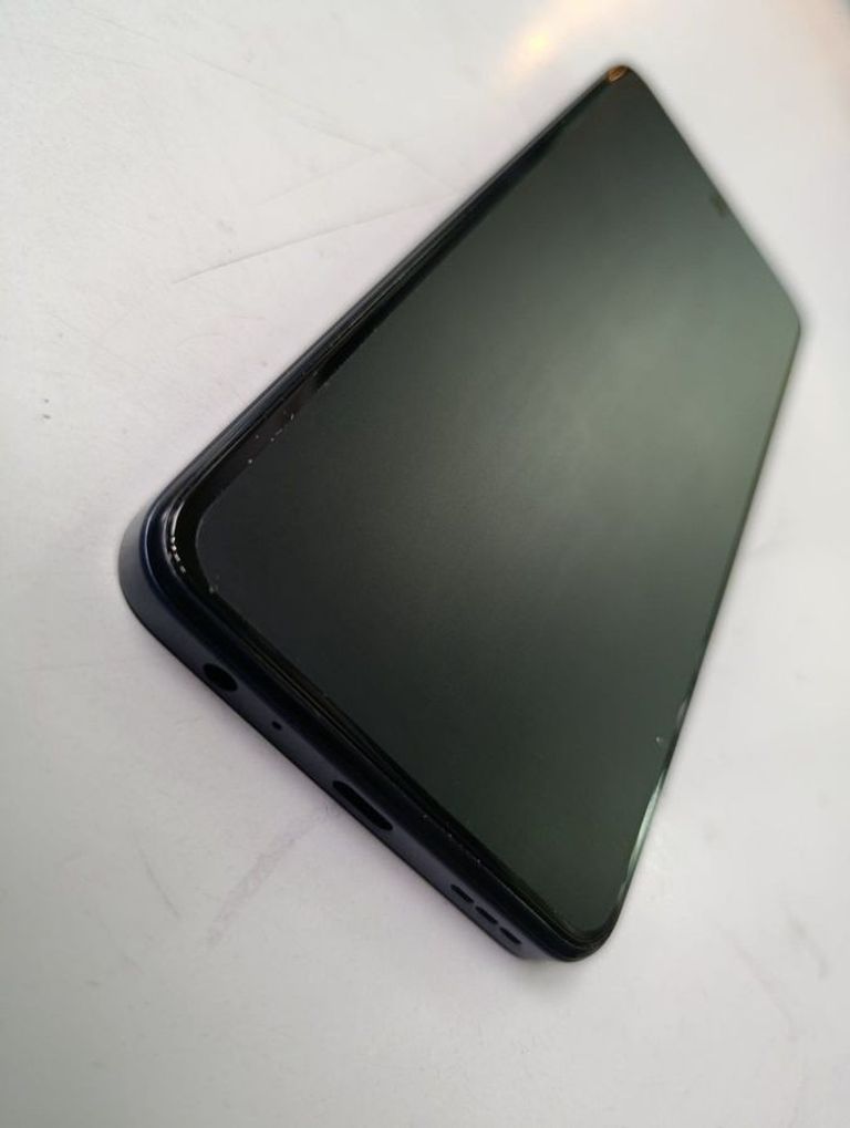 Дешиво Zte Nubia V60 Design 6/256GB Purple с ломбарда