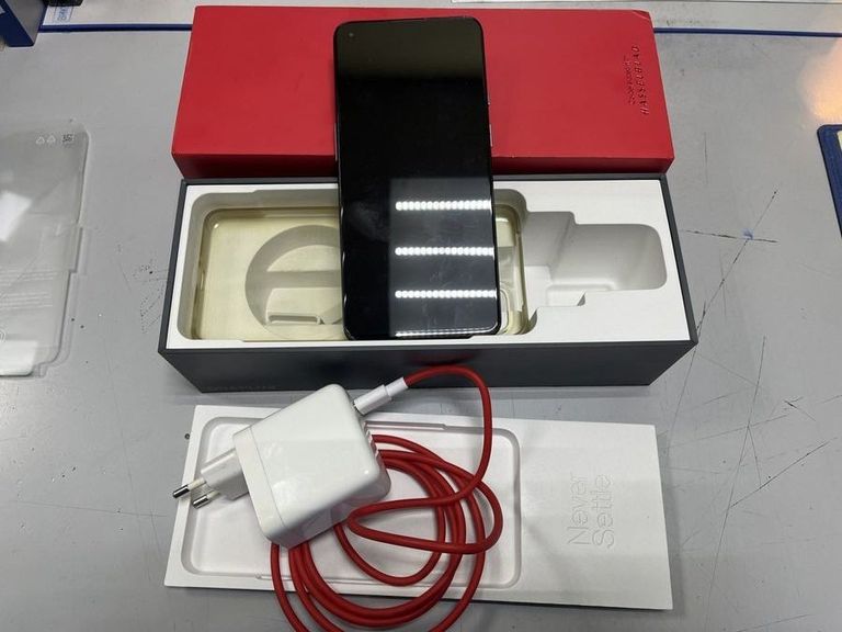 Купити Oneplus 9 5g 8/128gb Б/У