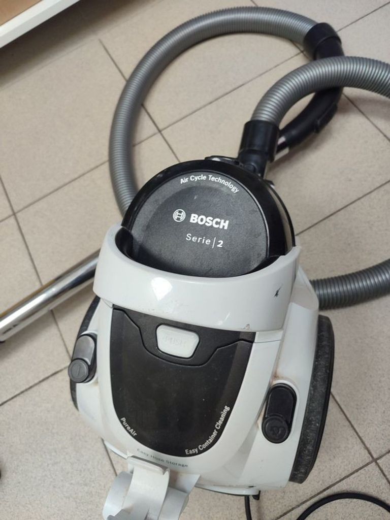 Дешиво Bosch Serie 2 BGS05A225 с ломбарда