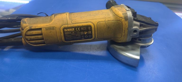 Дешево Dewalt DWE4157 з ломбарду