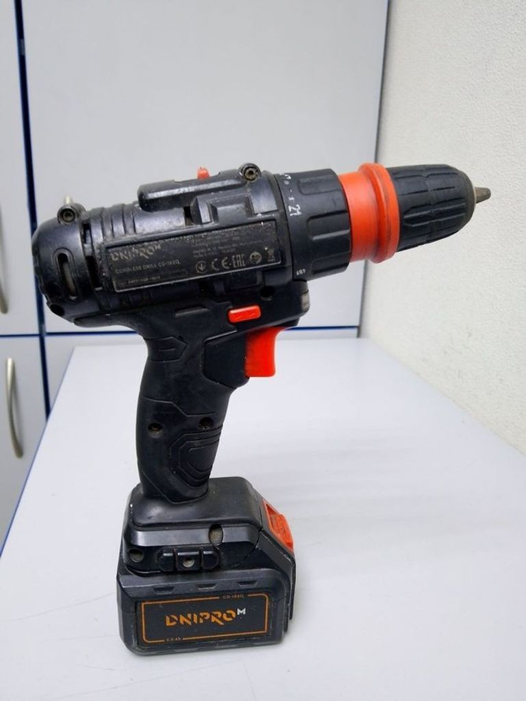 Оголошення Dnipro-M cd-182q 1акб + зп Б/У