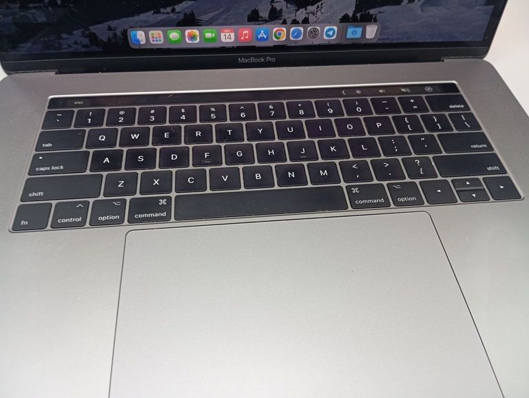 Оголошення Apple macbook pro a1707/екр. 15.4 core i7 2,9ghz/ ram16gb/ ssd512gb/intel hd graphics 630/touch bar Б/У