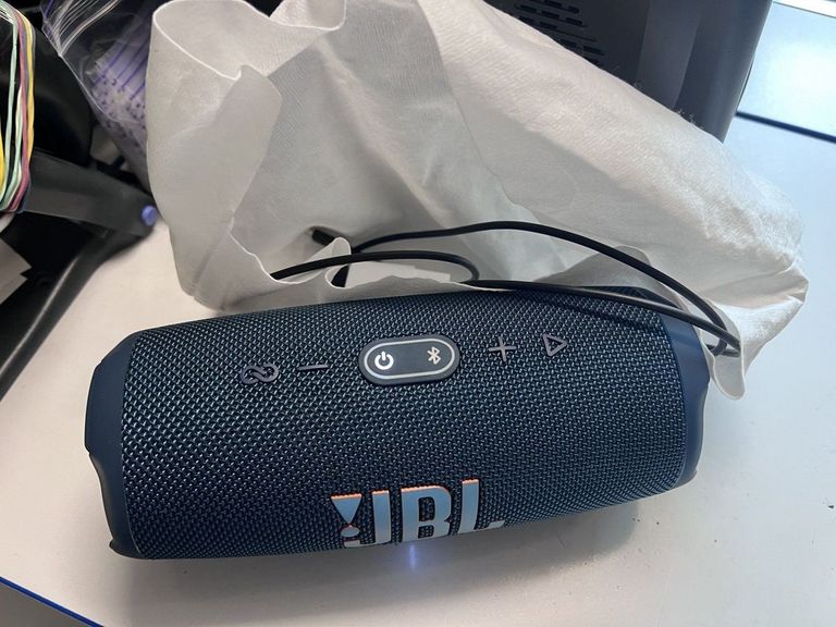 Оголошення Jbl charge 5 Б/У