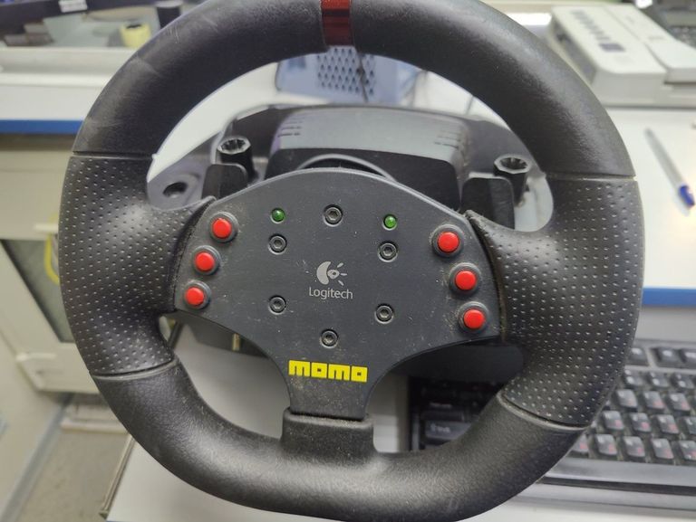 Купити Logitech momo racing force Б/У