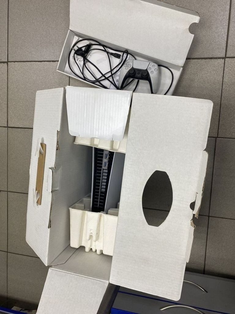 Дешиво Sony PlayStation 5 825GB с ломбарда