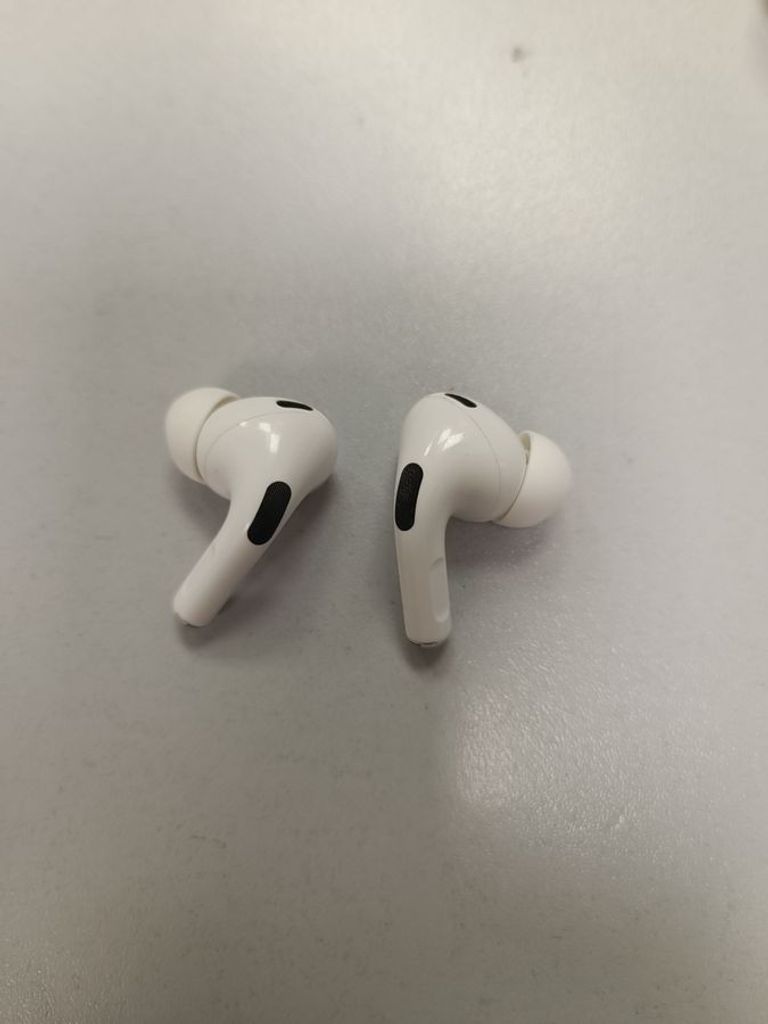 Дешево Apple airpods pro 2nd generation with magsafe charging case usb-c з ломбарду