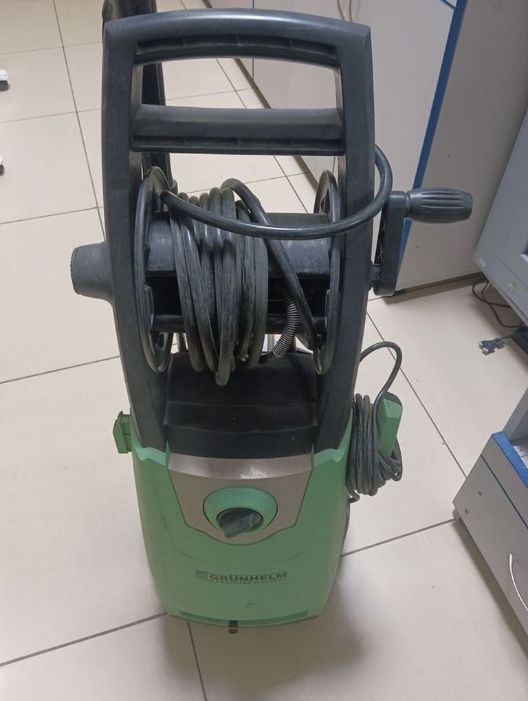 Объявление Grunhelm GR-2200 YW Б/У