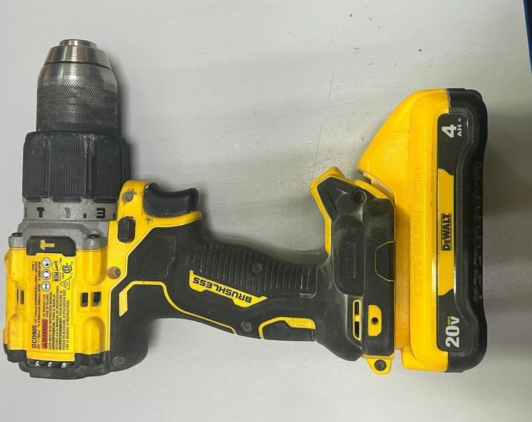 Дешиво Dewalt dcd805 + 1акб 20v 6ah + зп с ломбарда