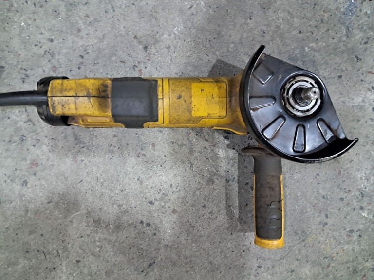 Купити Dewalt DWE4257 Б/У