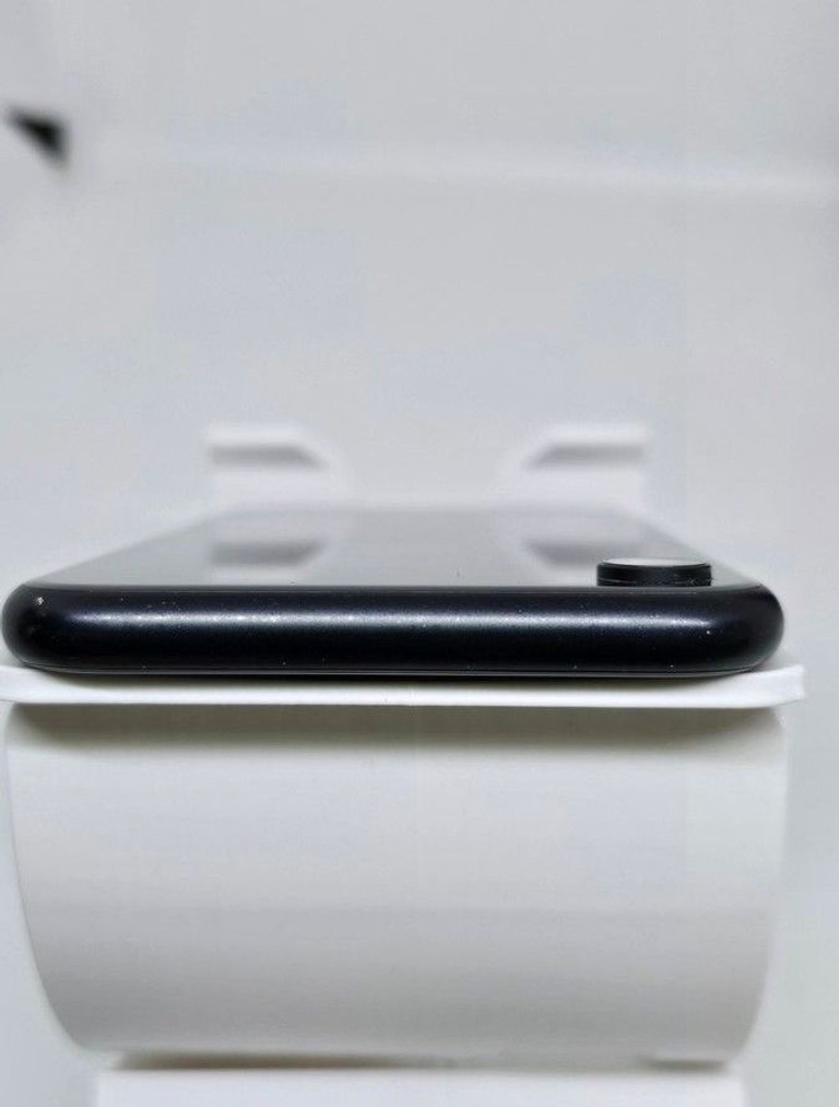 Apple iphone xr 64gb Код:01-200884060. Изображение 6