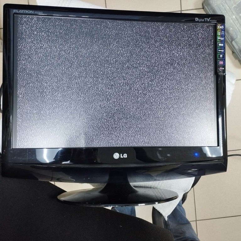 Дешево Lg m2094d з ломбарду