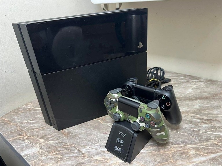 Купити Sony playstation 4 500gb Б/У
