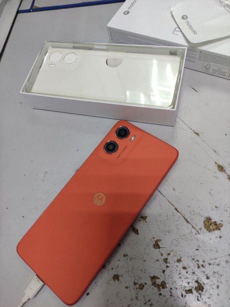 Дешево Motorola moto g06 4g 4/64gb tendril з ломбарду