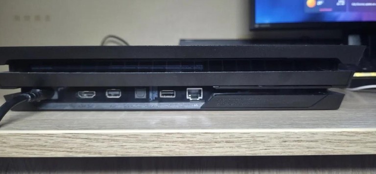 Sony Playstation 4 Pro 1TB + DualShock 4 Код:null. Изображение 4