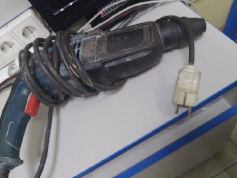 Дешиво Bosch gbh 2-28 с ломбарда