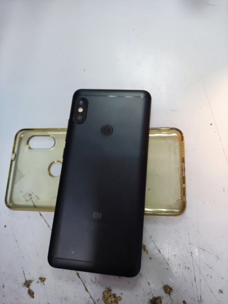 Дешево Xiaomi Redmi Note 5 3/32GB Black з ломбарду