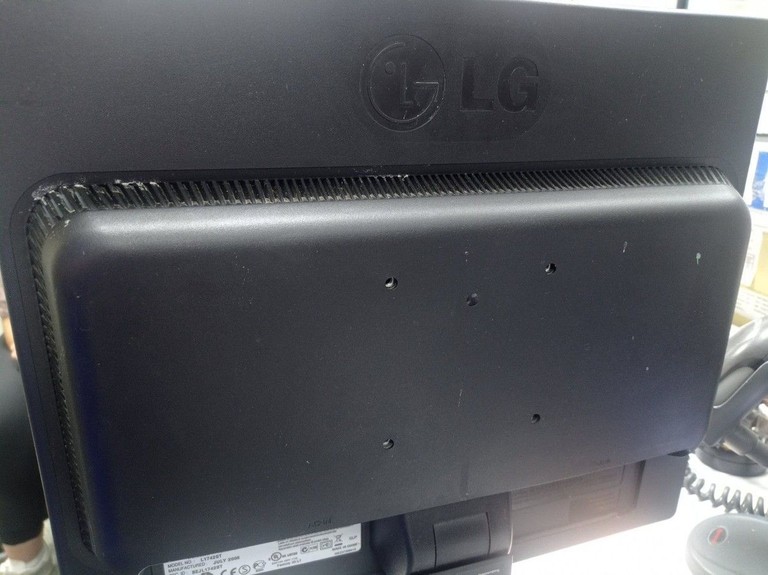 Оголошення Lg l1742s Б/У