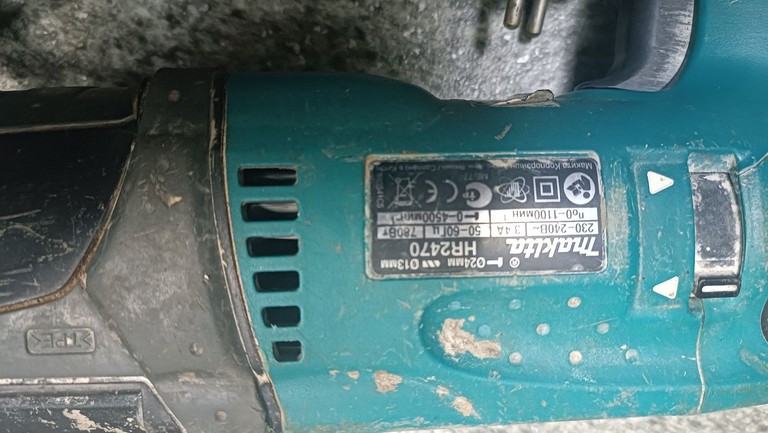 Купити Makita HR2470 Б/У