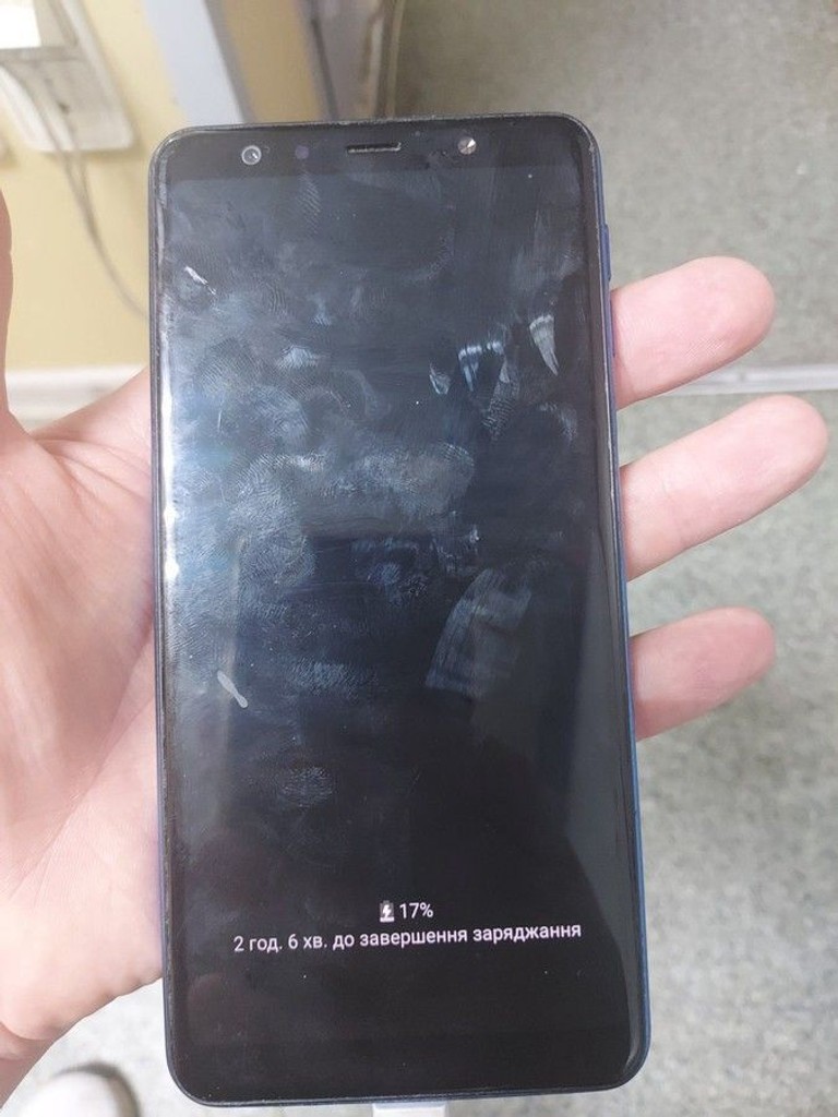 Дешиво Samsung galaxy a7 2018 4/64gb sm-a750 с ломбарда
