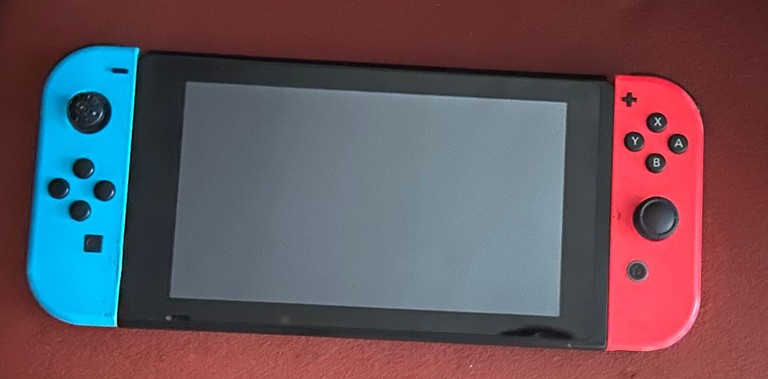 Купить Nintendo Switch Blue-Yellow Б/У