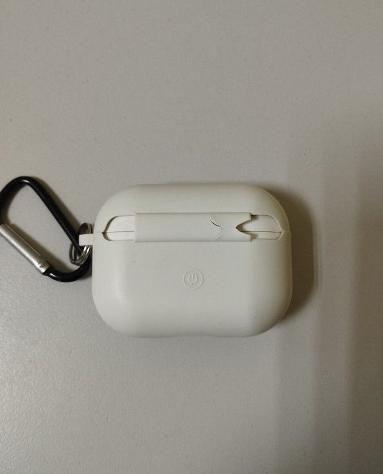 Apple airpods pro 2nd generation with magsafe charging case usb-c Код:01-201041934. Изображение 5