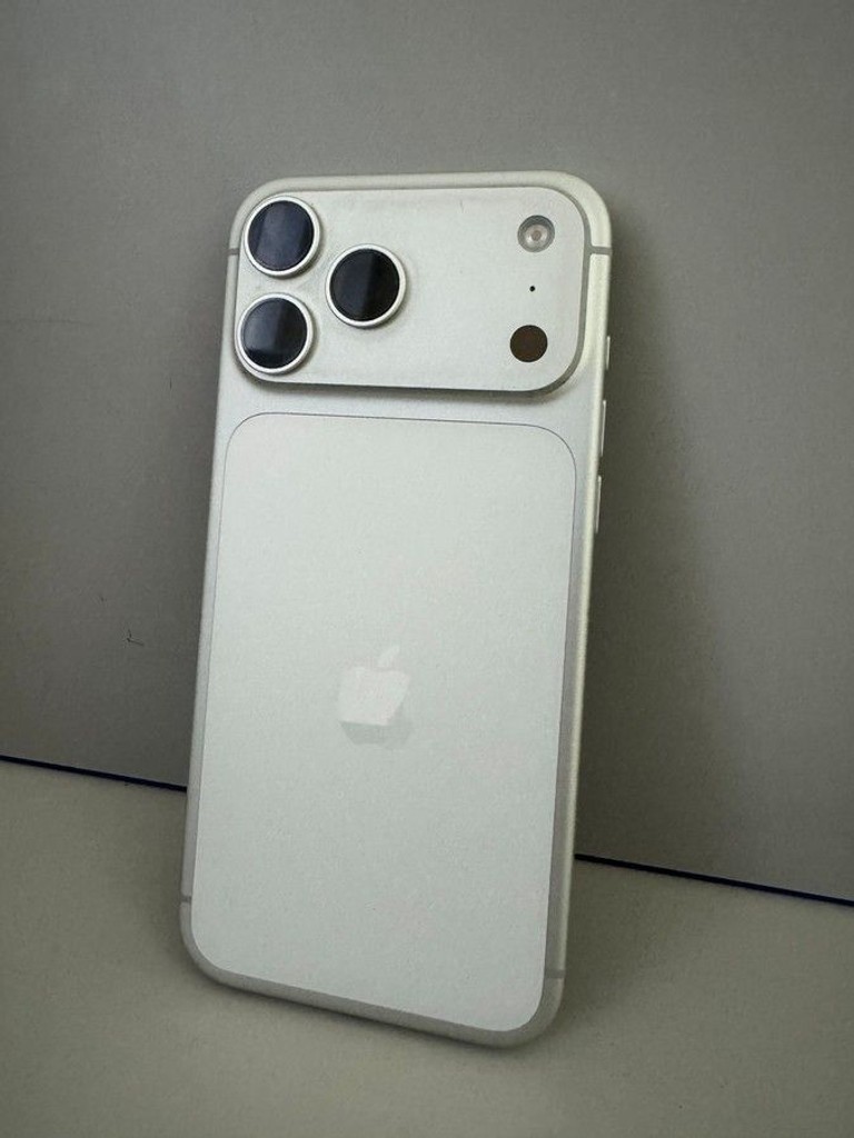 Купити Apple iphone 17 pro max 256gb Б/У