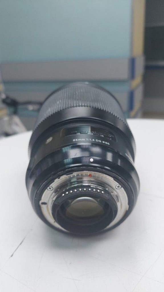 Дешево Sigma AF 85mm f/1,4 EX DG HSM з ломбарду
