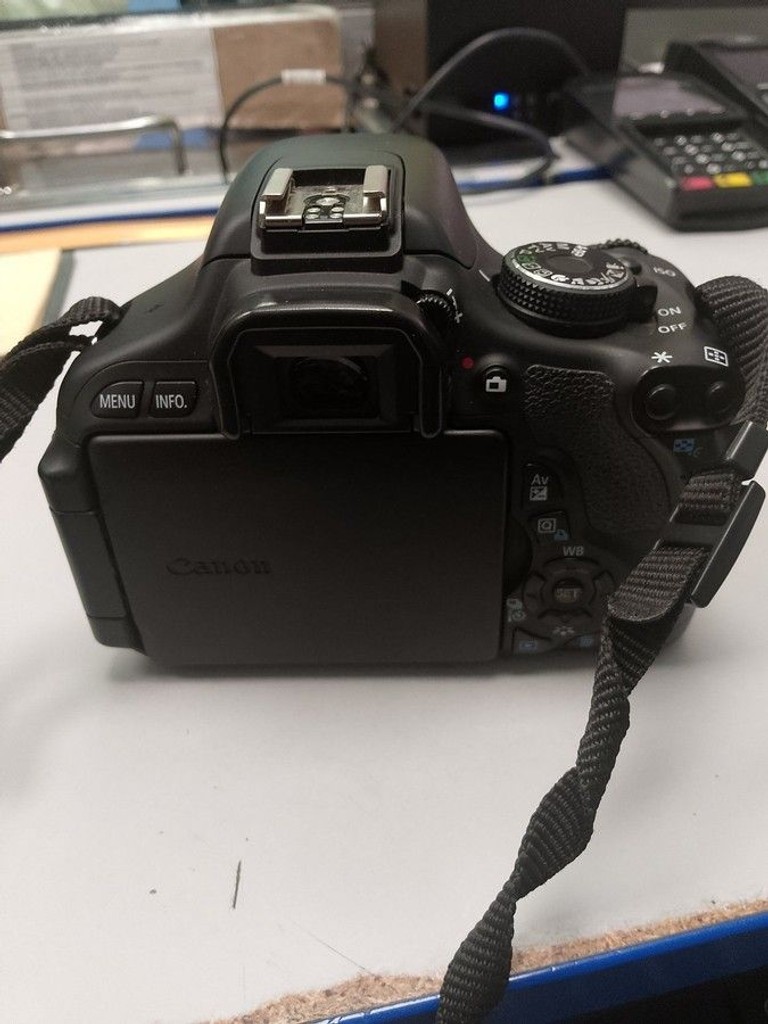 Купити Canon eos 600d / efs 18-55mm macro 0.25m/0.8ft Б/У