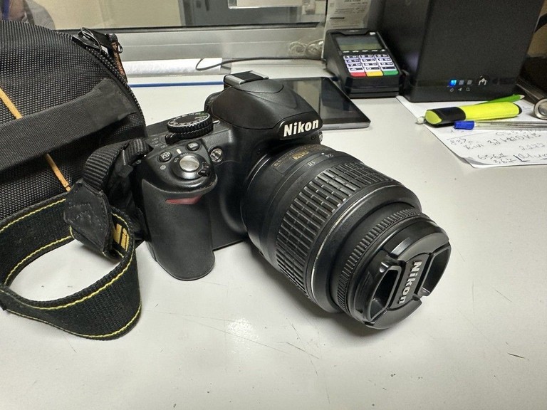 Купити Nikon d3100 kit / af-s nikkor 18-55mm f:3,5-5,6g vr dx Б/У