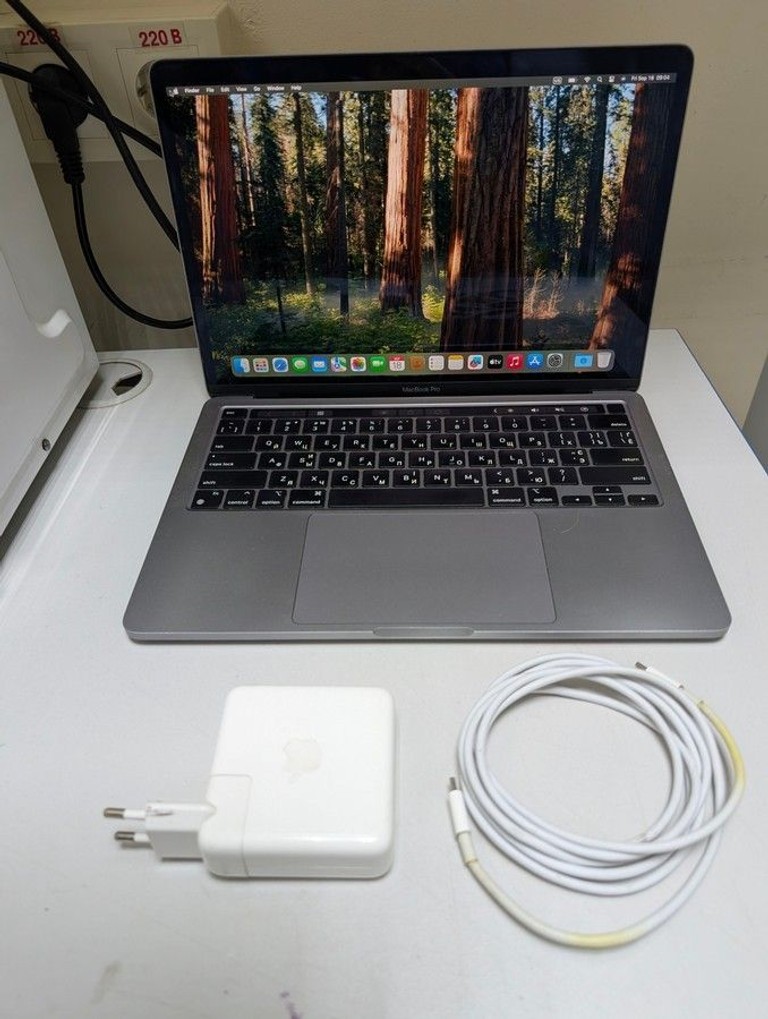 Купити Apple a2338 macbook pro 13,3" m1 8-gpu/ ram8gb/ ssd256gb/ retina, truetone, touch bar Б/У