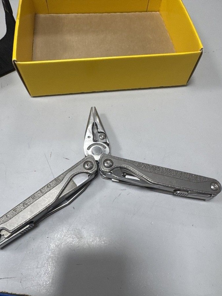 Оголошення Leatherman Charge TTi (830726) Б/У
