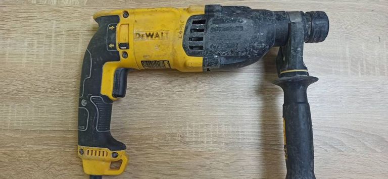 Купити Dewalt d25133qs Б/У