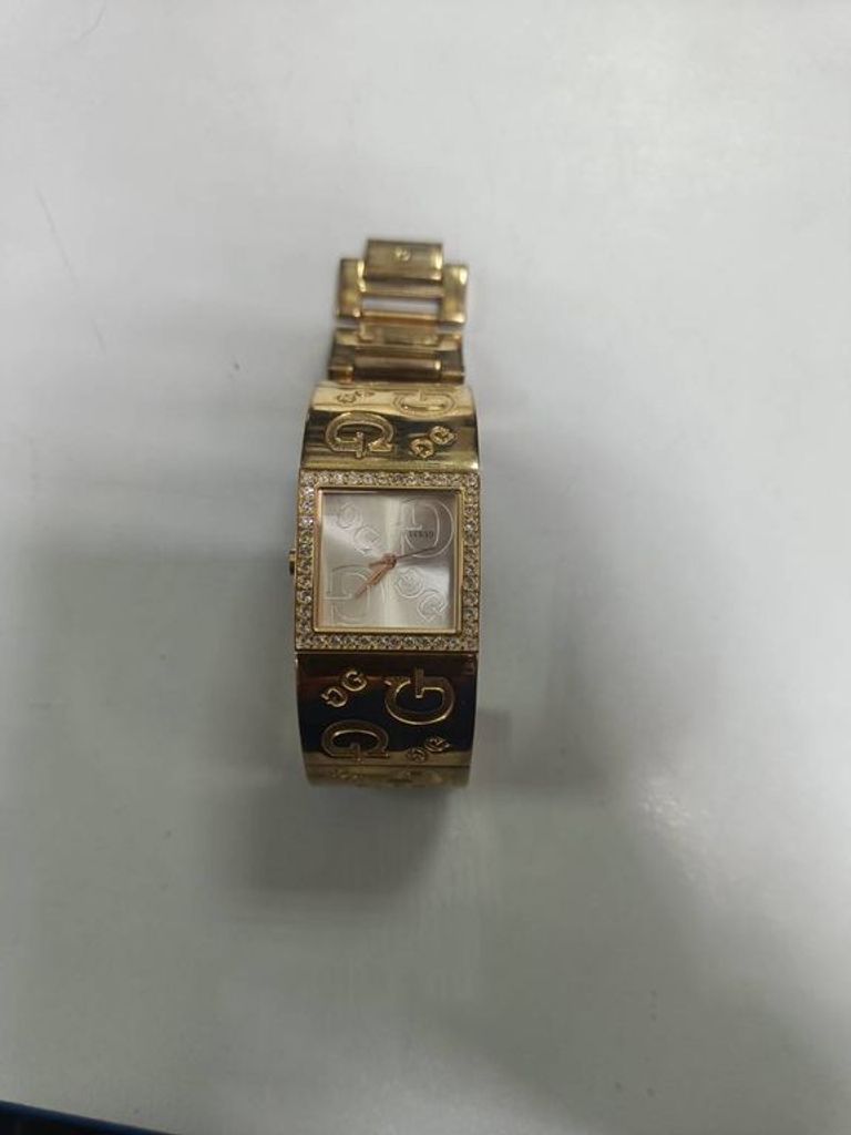 Guess w10564l1