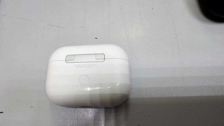 Apple airpods pro 2nd generation with magsafe charging case usb-c