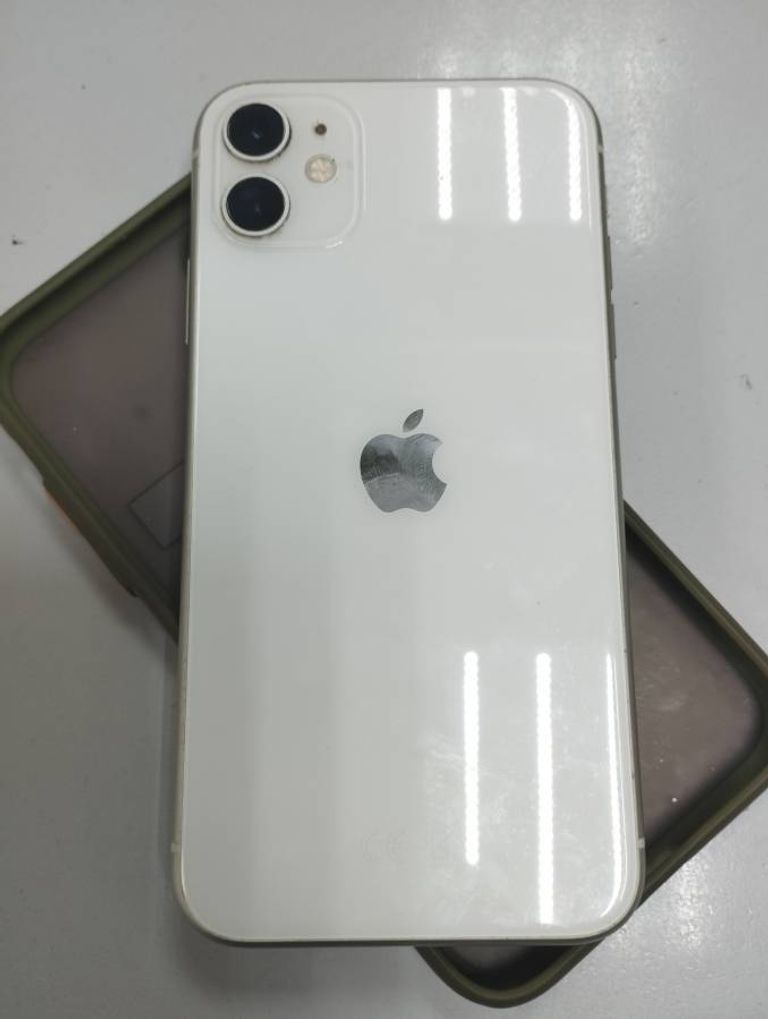 Apple iPhone 11 64GB White (MWL82)