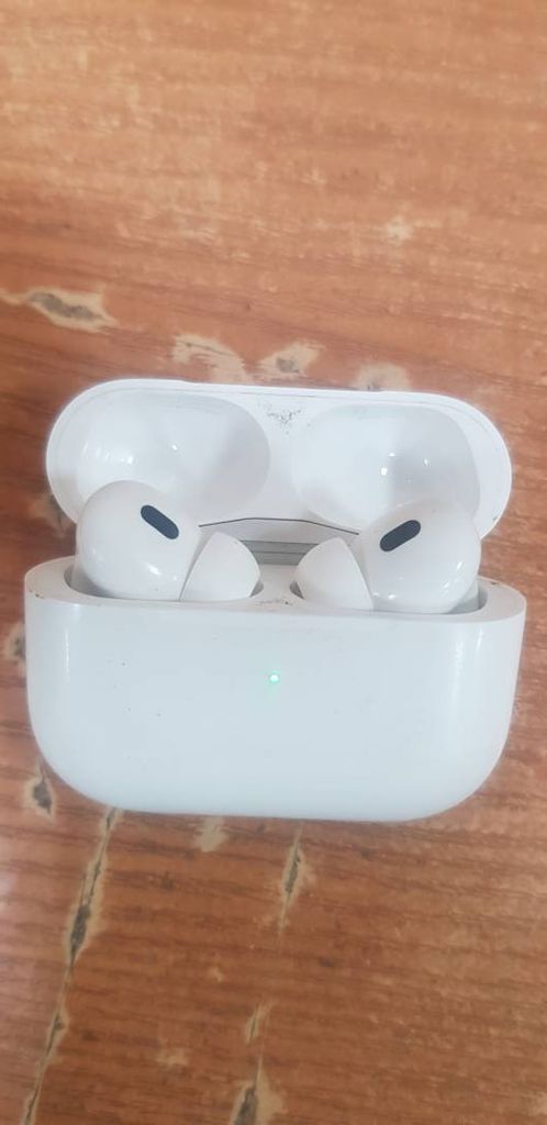 Apple AirPods Pro 2nd generation (MQD83)