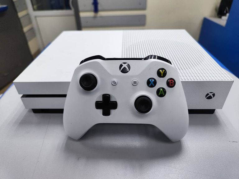 Microsoft Xbox One S 1TB