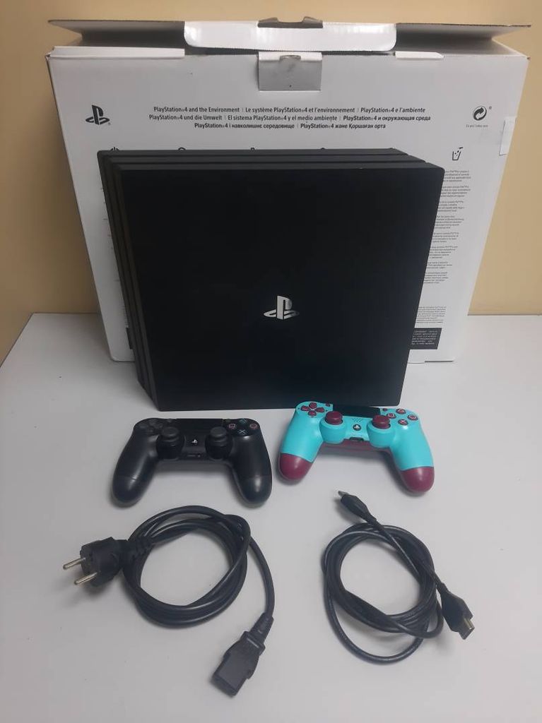 Sony ps 4 pro cuh-7016b 1tb +2 джойстика