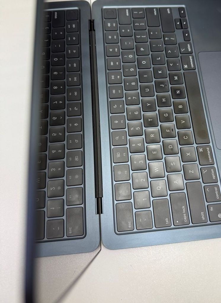 Apple macbook air 13,6" m2 2022 Код:01-200589590. Изображение 21