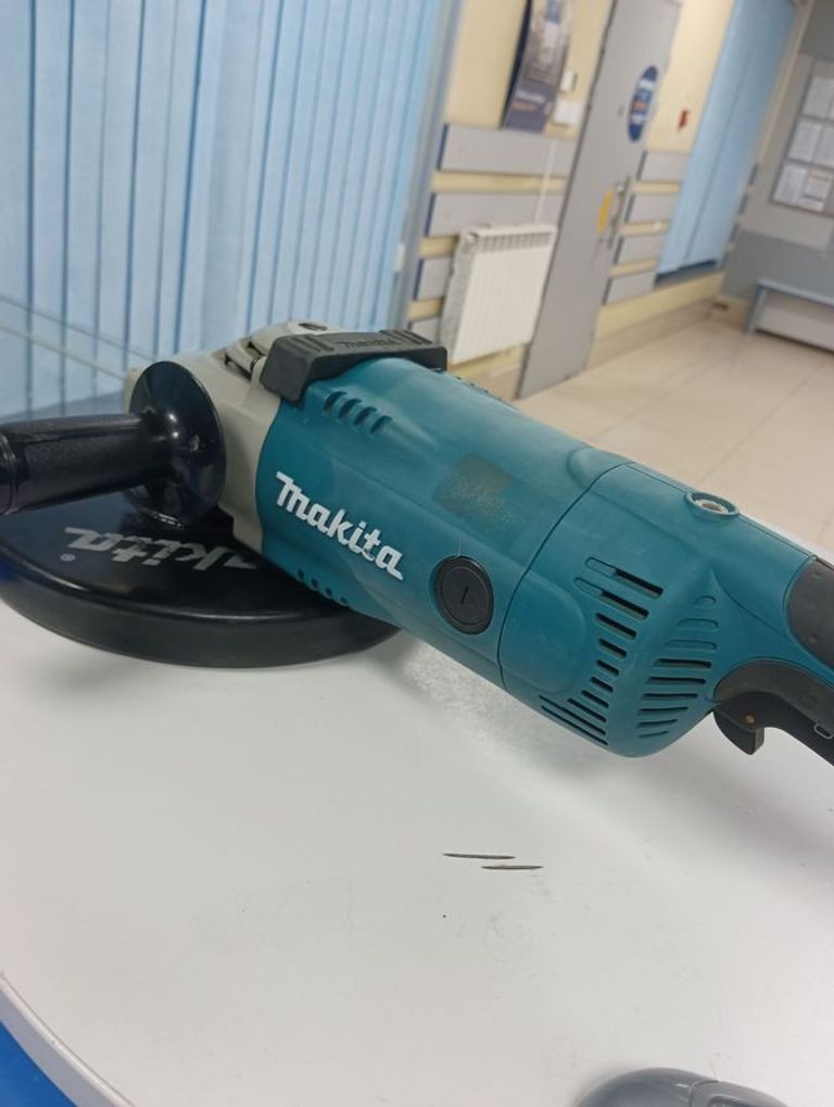 Розпродаж Makita GA9020R, продавець Техноскарб