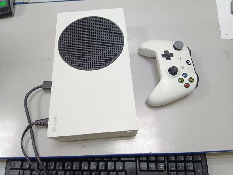 Купить Microsoft xbox series s 512gb Б/У