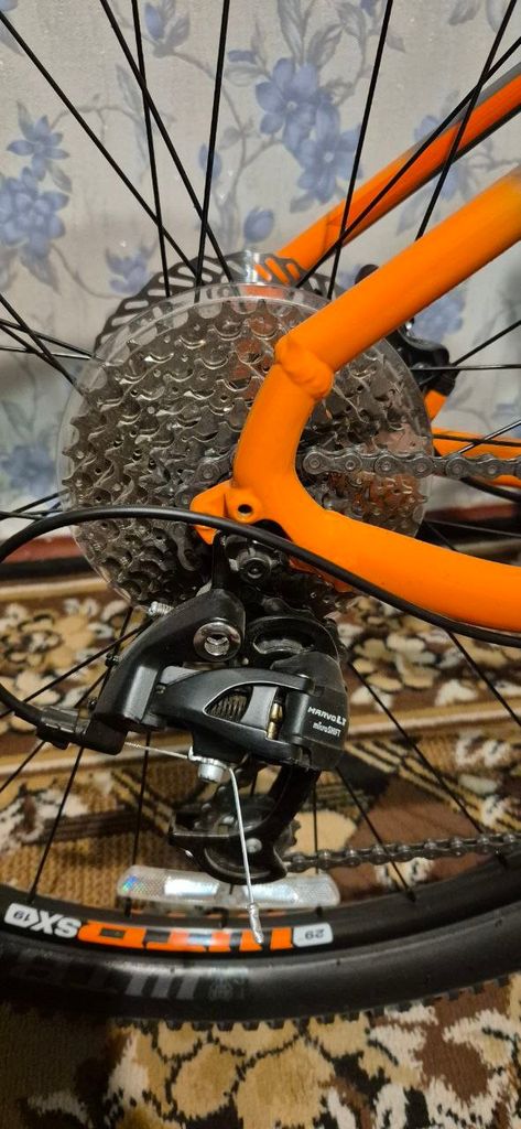 Gt bicycles Avalanche Sport 29" 2023 / рама 52см gloss gray&orange fade w/black&orange Код:null. Изображение 4