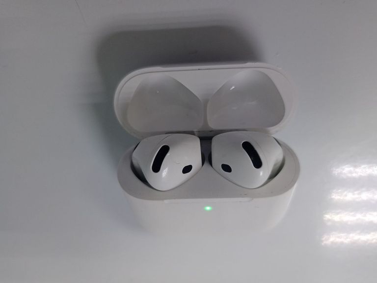 Дешево Apple airpods 4 з ломбарду