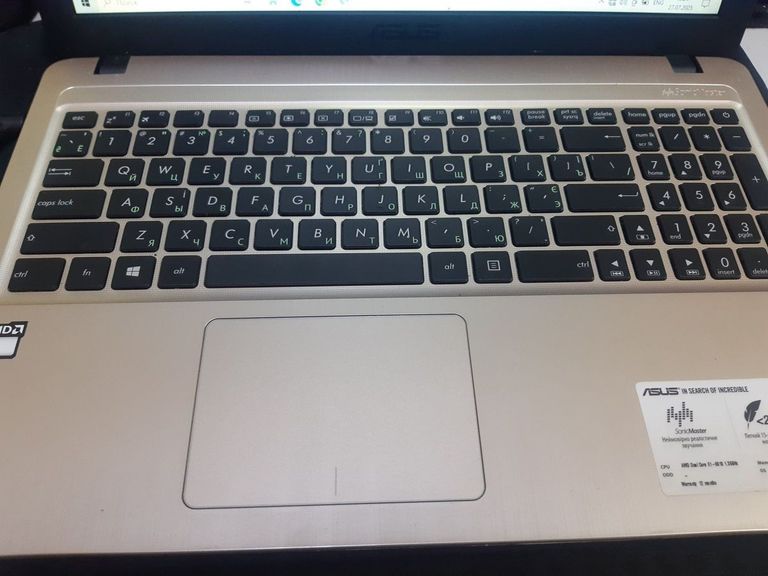 Купить Asus 15/e1 6010 ddr3/4gb ddr3/hdd 500 gb/ssd *відсутній/*інтегрована Б/У